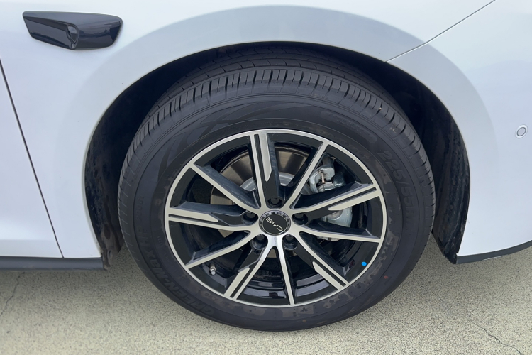 比亚迪 海豹06新能源 2025款 DM-i 智驾版 120KM尊荣型车身外观6003