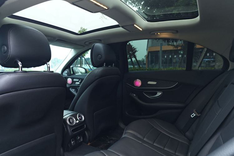 奔驰C级 2020款 改款 C 260 L 运动版局部细节22