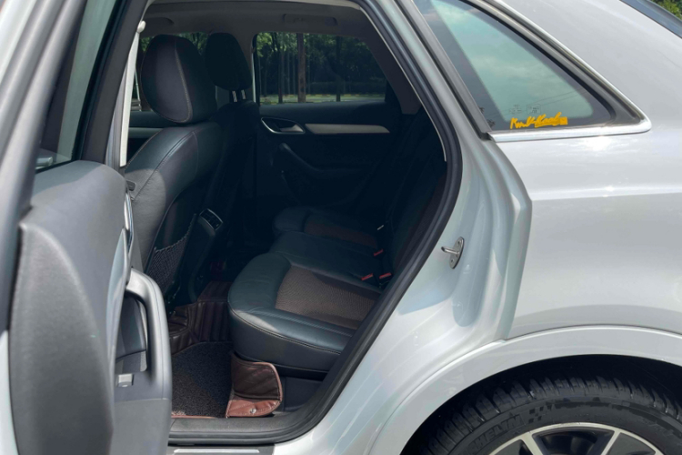 奥迪Q3 2018款 35 TFSI 时尚型典藏版中控内饰7006