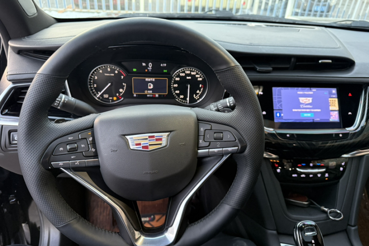 凯迪拉克XT6 2022款 2.0T 七座四驱豪华型中控内饰7012