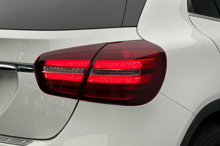 奔驰GLA 2018款 GLA 200 时尚型车身外观6006