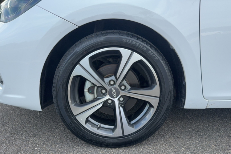 奇瑞 艾瑞泽5 2019款 改款PRO 1.5L 手动青春版 国VI车身外观6007