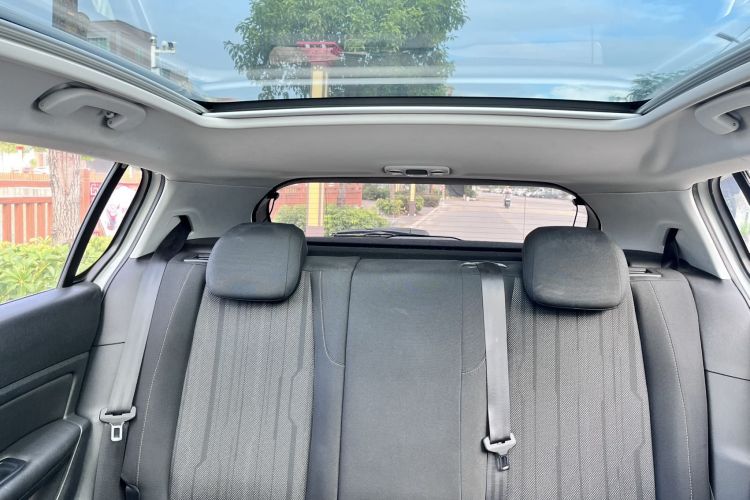 标致308S 2015款 1.6T 自动劲驰版中控内饰7004