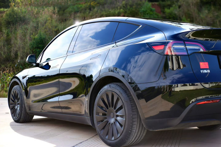 特斯拉 Model Y 2022款 改款 后轮驱动版车身外观6007