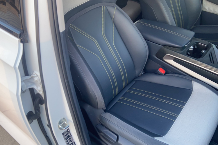 宝骏RM-5 2019款 1.5T CVT 24小时在线豪华型 7座局部细节41