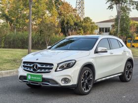 奔驰GLA 2017款 GLA 220 4MATIC 时尚型