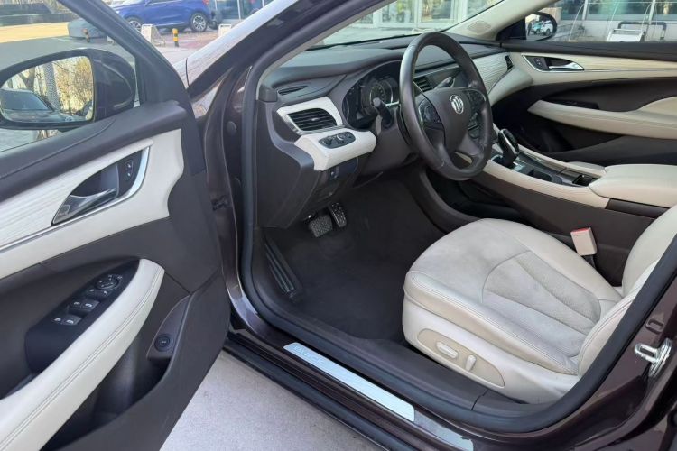 别克 君越 2016款 30H 精英型中控内饰7001