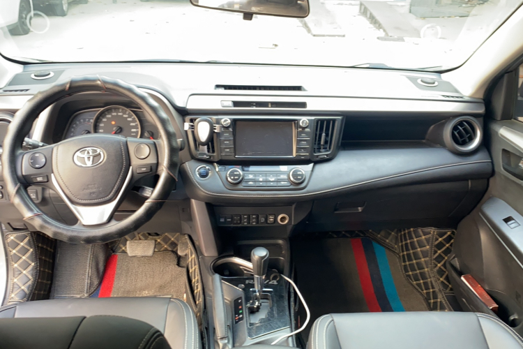 丰田 RAV4荣放 2019款 2.0L CVT两驱舒适版 国VI中控内饰7002