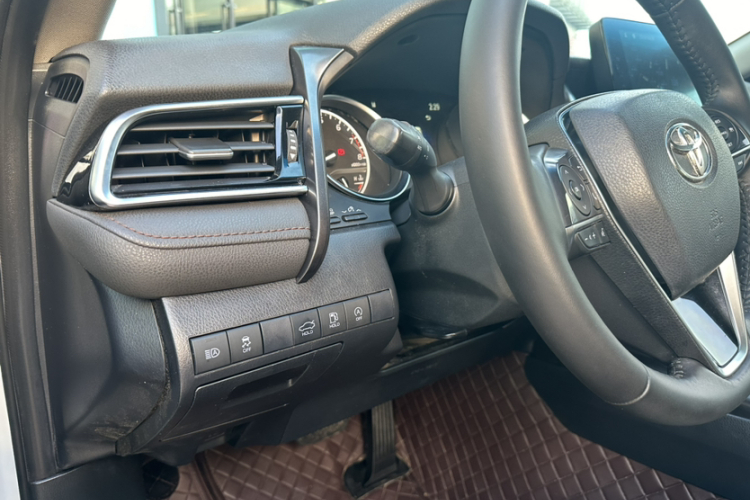 丰田 凯美瑞 2021款 2.0G 豪华版中控内饰7010