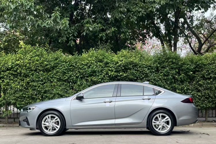 别克 君威 2023款 552T 智享型车身外观6006