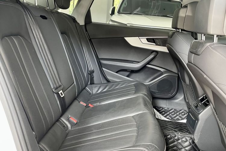 奥迪A4L 2022款 40 TFSI 豪华动感型中控内饰7008