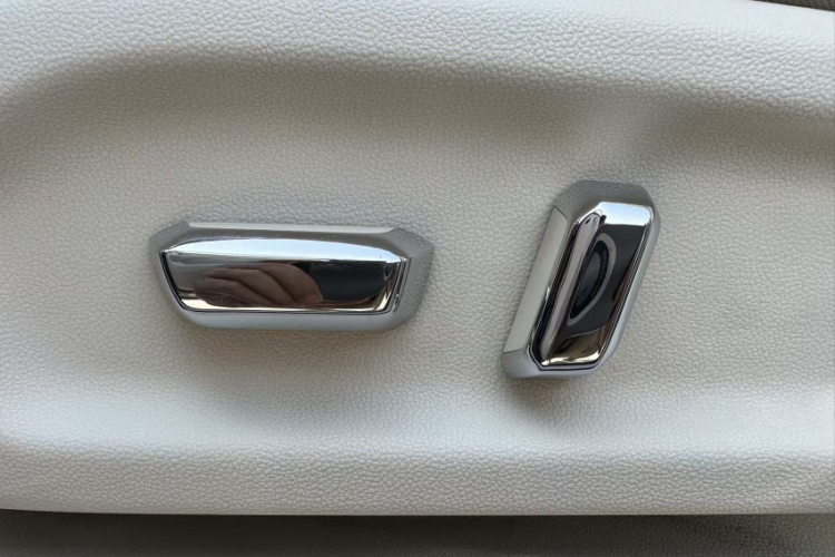 五菱汽车 五菱星云 2023款 2.0L DHT 旗舰版中控内饰7011