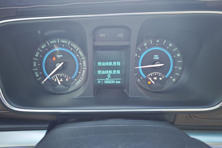 别克GL8 2015款 2.4L 豪华商务尊享版中控内饰15