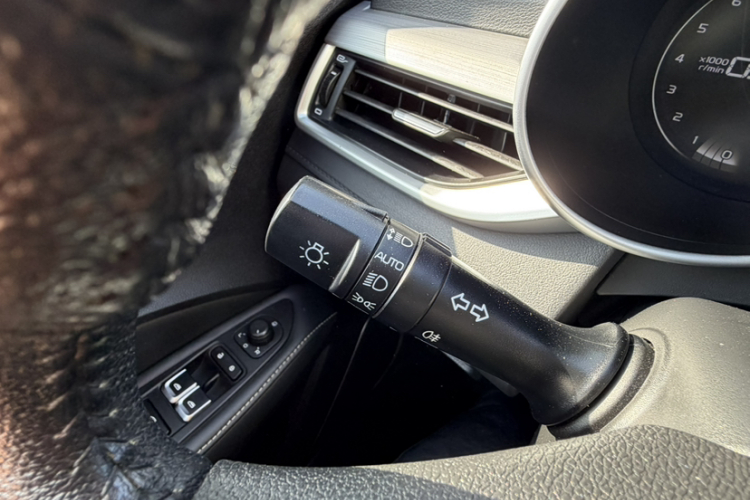 吉利汽车 帝豪 2018款 1.5L 手动向上互联版中控内饰7014