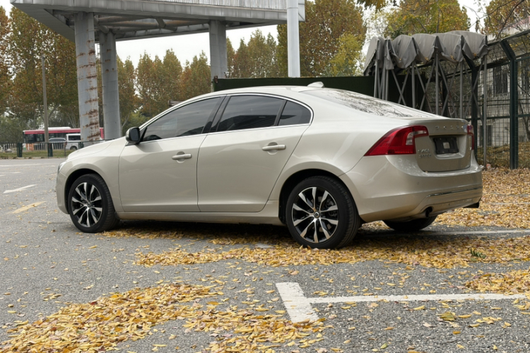 沃尔沃S60 2019款 S60L 改款 T5 智进进阶版车身外观6005