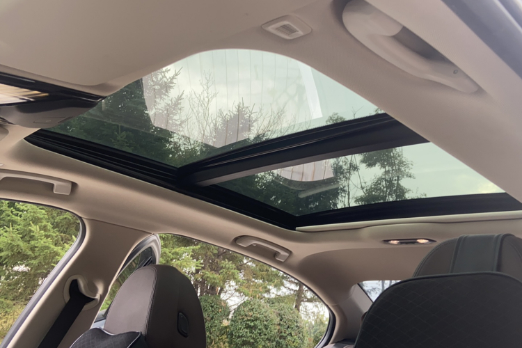 宝马3系 2021款 改款二 325Li M运动套装中控内饰7012