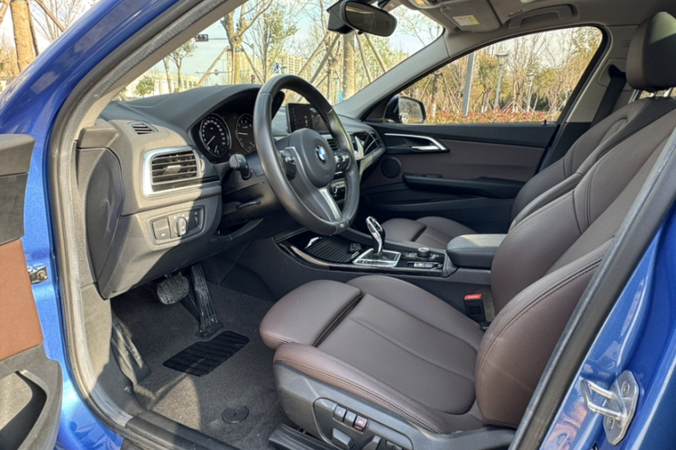 宝马1系 2020款 125i 领先型M运动套装局部细节19