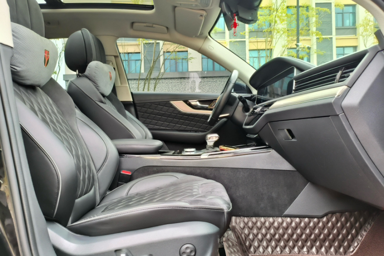 红旗HS5 2019款 2.0T 智联旗享版中控内饰7002