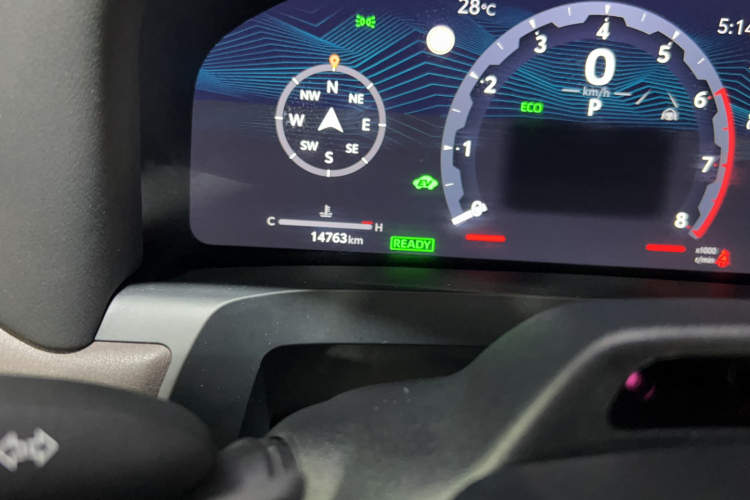 丰田 埃尔法 2024款 双擎 2.5L 尊贵版中控内饰15