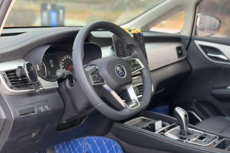 比亚迪 宋MAX 2021款 升级版 1.5T 自动尊贵型 7座中控内饰7006