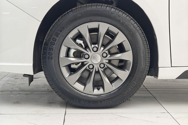 吉利几何G6 2022款 480 新智型车身外观6008