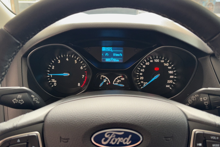 福特 福克斯 2018款 两厢经典 1.6L 自动风尚型智行版中控内饰15