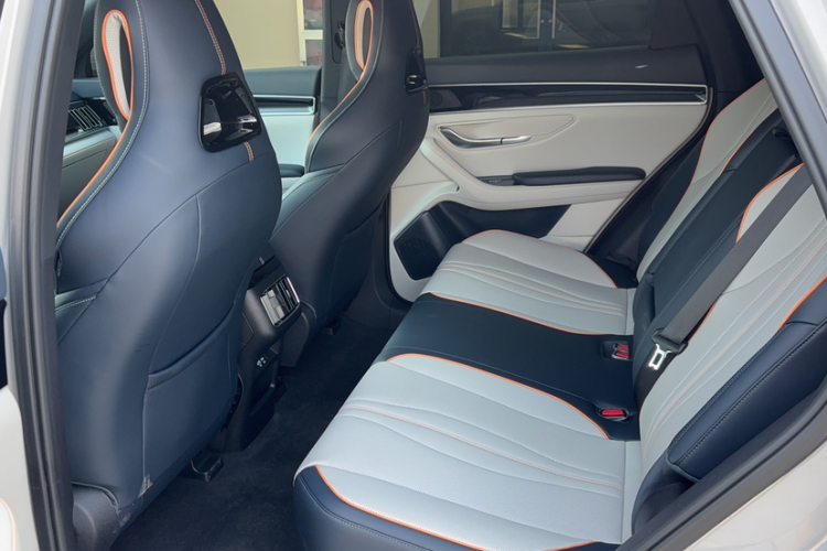 比亚迪 宋PLUS新能源 2023款 冠军版 DM-i 110KM 旗舰PLUS中控内饰7002