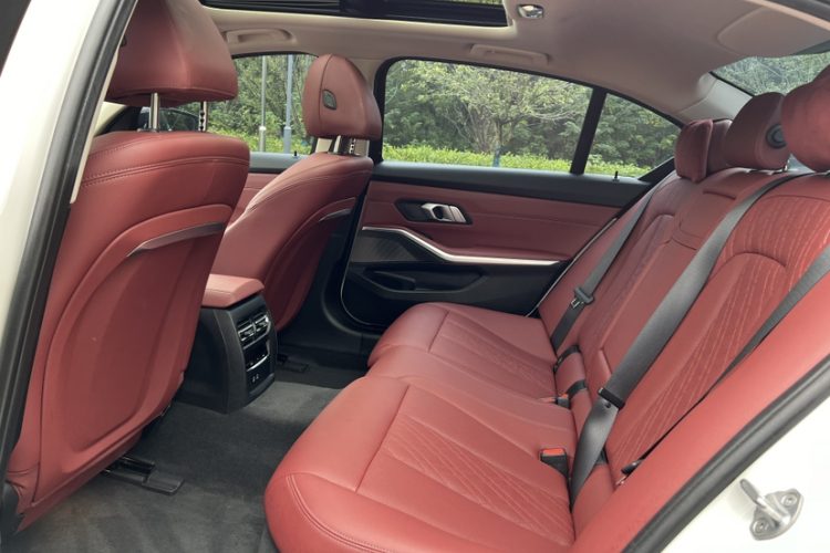 宝马i3 2024款 eDrive 40 L 曜夜套装中控内饰7005