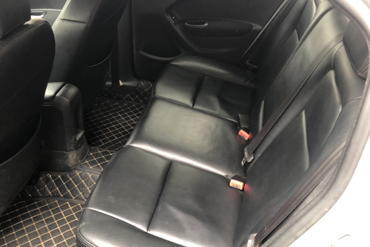 雪铁龙 爱丽舍 2014款 1.6L 自动时尚型中控内饰7001