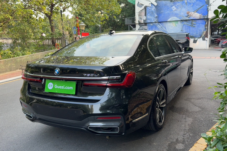 宝马7系 2019款 730Li M运动套装车身外观6006