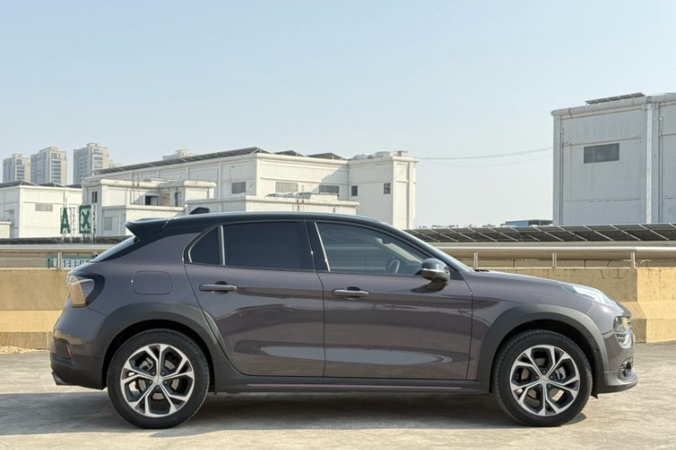 领克02 2019款 高能版 2.0T 自动两驱耀Pro版 国VI车身外观6006