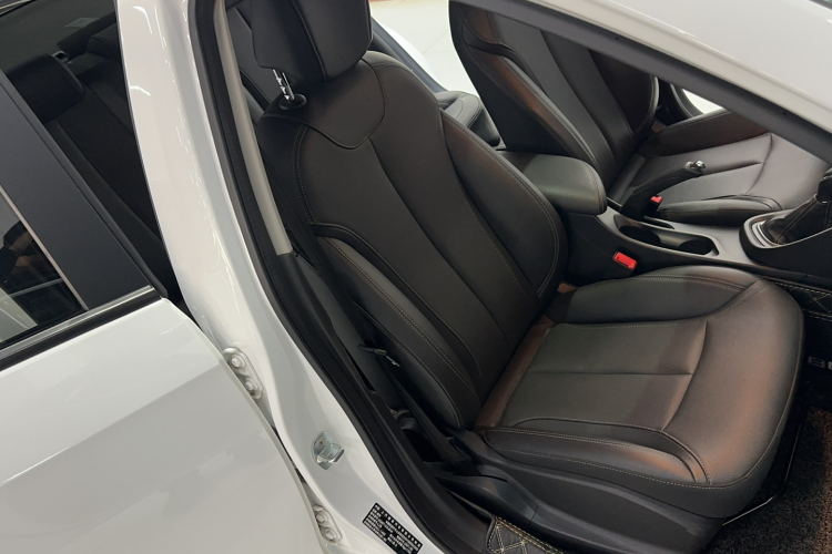 别克 英朗 2021款 改款 典范 1.5L 自动精英型局部细节41