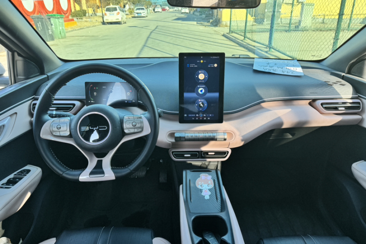 比亚迪 海鸥 2024款 荣耀版 305km 自由版中控内饰7002