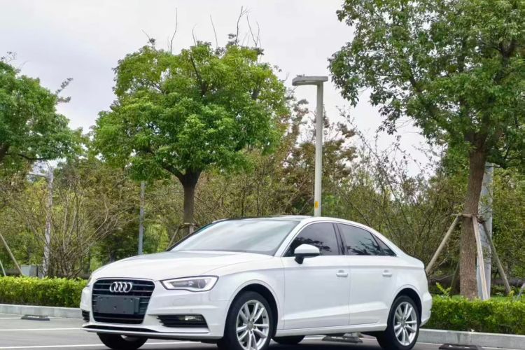 奥迪A3 2015款 Limousine 35 TFSI 百万纪念舒享型车身外观1