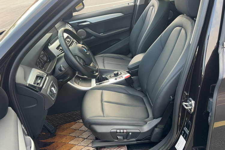 宝马X1 2018款 sDrive18Li 时尚型局部细节19