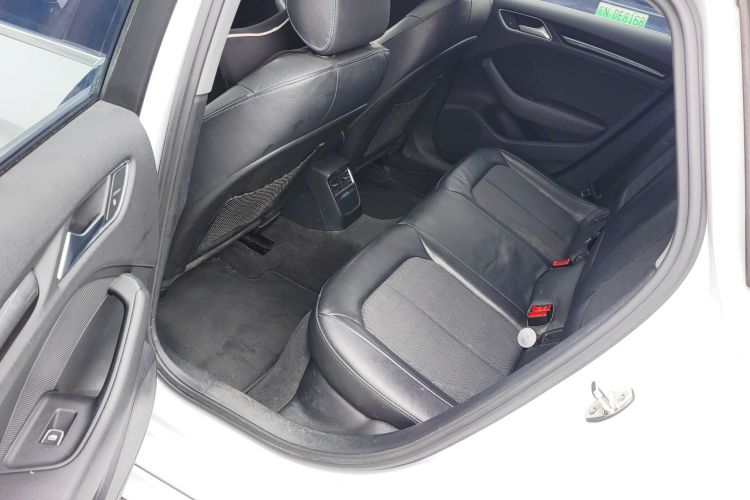 奥迪A3 2018款 30周年年型 Limousine 35 TFSI 时尚型中控内饰7005