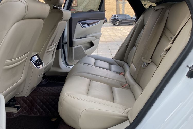 凯迪拉克XTS 2015款 28T 精英型中控内饰7001