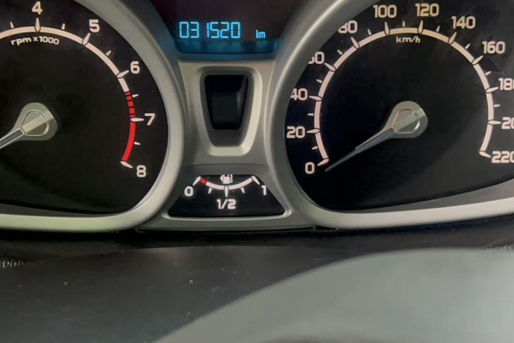 福特 翼搏 2013款 1.5L 自动尊贵型中控内饰15