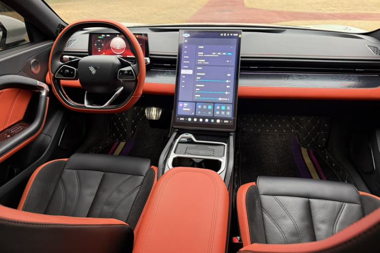 哪吒汽车 哪吒GT 2023款 560中控内饰7001