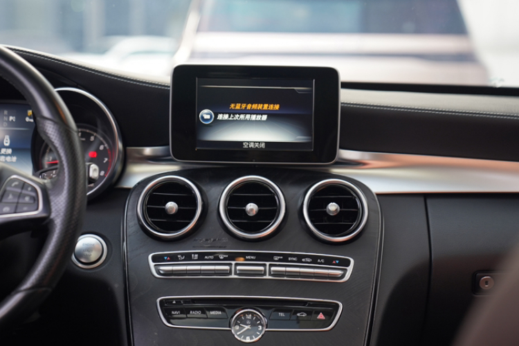 奔驰C级 2016款 C 200 L 运动型中控内饰7004