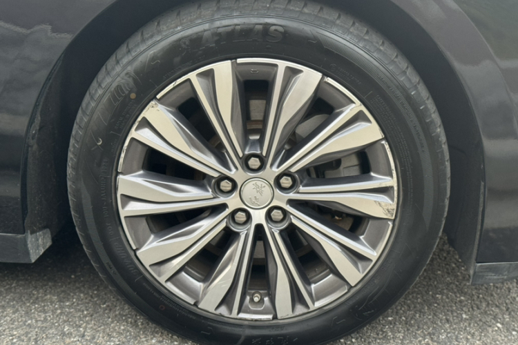 红旗E-QM5 2022款 431km 充电乐享版车身外观6011