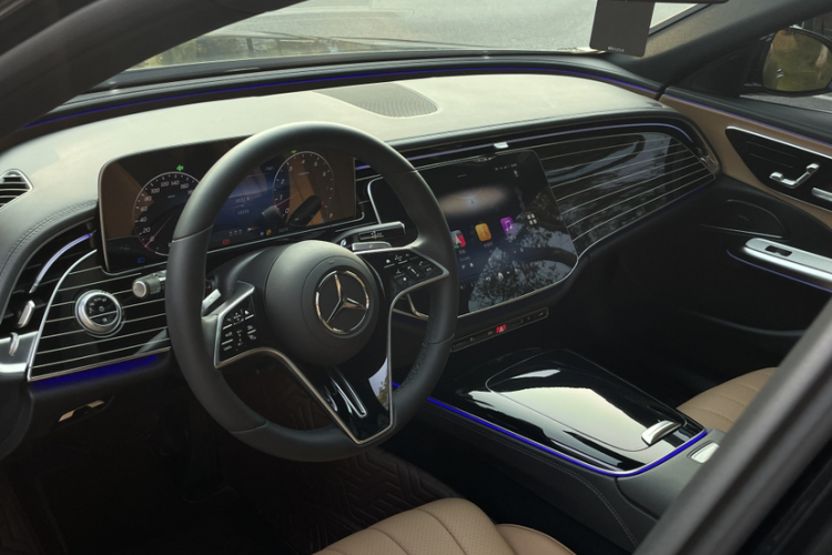 奔驰E级 2024款 E 260 L中控内饰7009