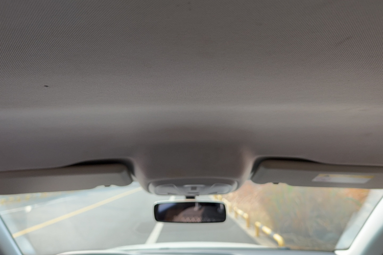 标致308 2016款 1.6L 手动时尚版局部细节22