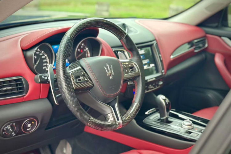 玛莎拉蒂 Levante 2016款 3.0T 标准型中控内饰7003