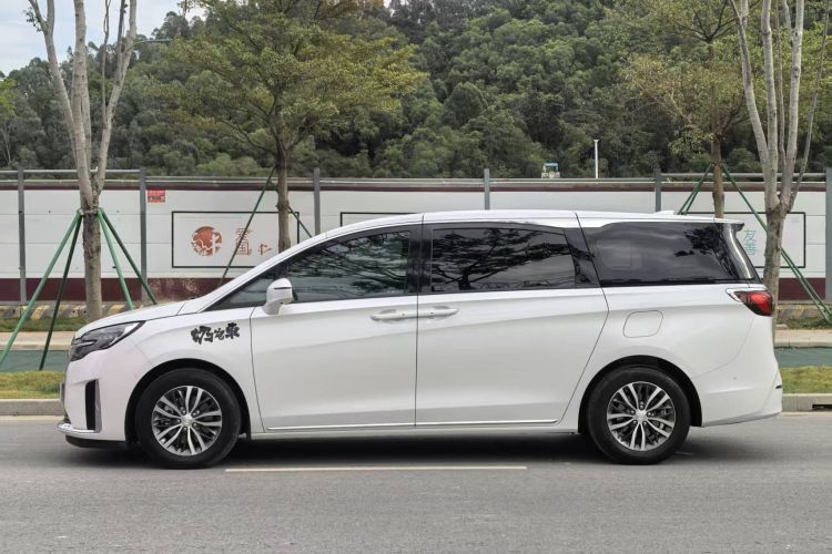 别克GL8 2023款 ES陆尊 尊享型和悦版车身外观6005