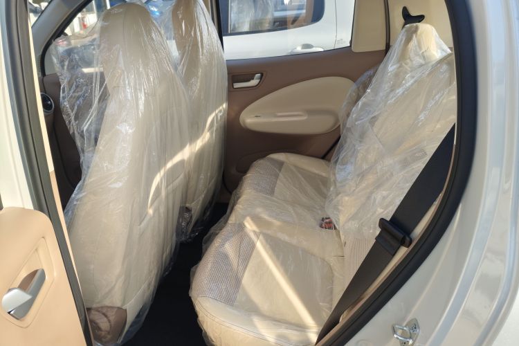 五菱汽车 宏光MINIEV 2025款 四门版 进阶款中控内饰7004