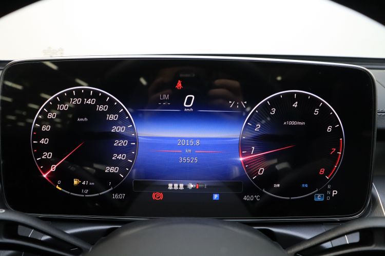 奔驰C级 2023款 改款 C 260 L 运动版中控内饰15