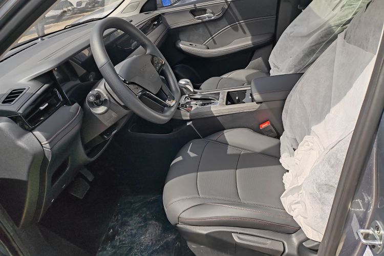 荣威i5 2023款 1.5L CVT豪华版中控内饰7004