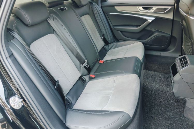 奥迪A6L 2024款 45 TFSI 臻选动感型局部细节9002