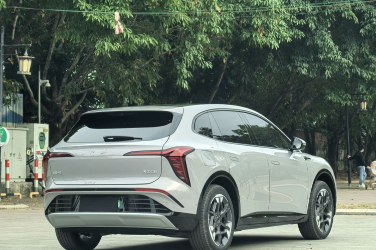 红旗天工06 2025款 520 智选版车身外观6004